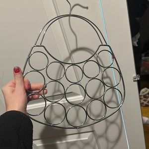 Hanging scarf organizer